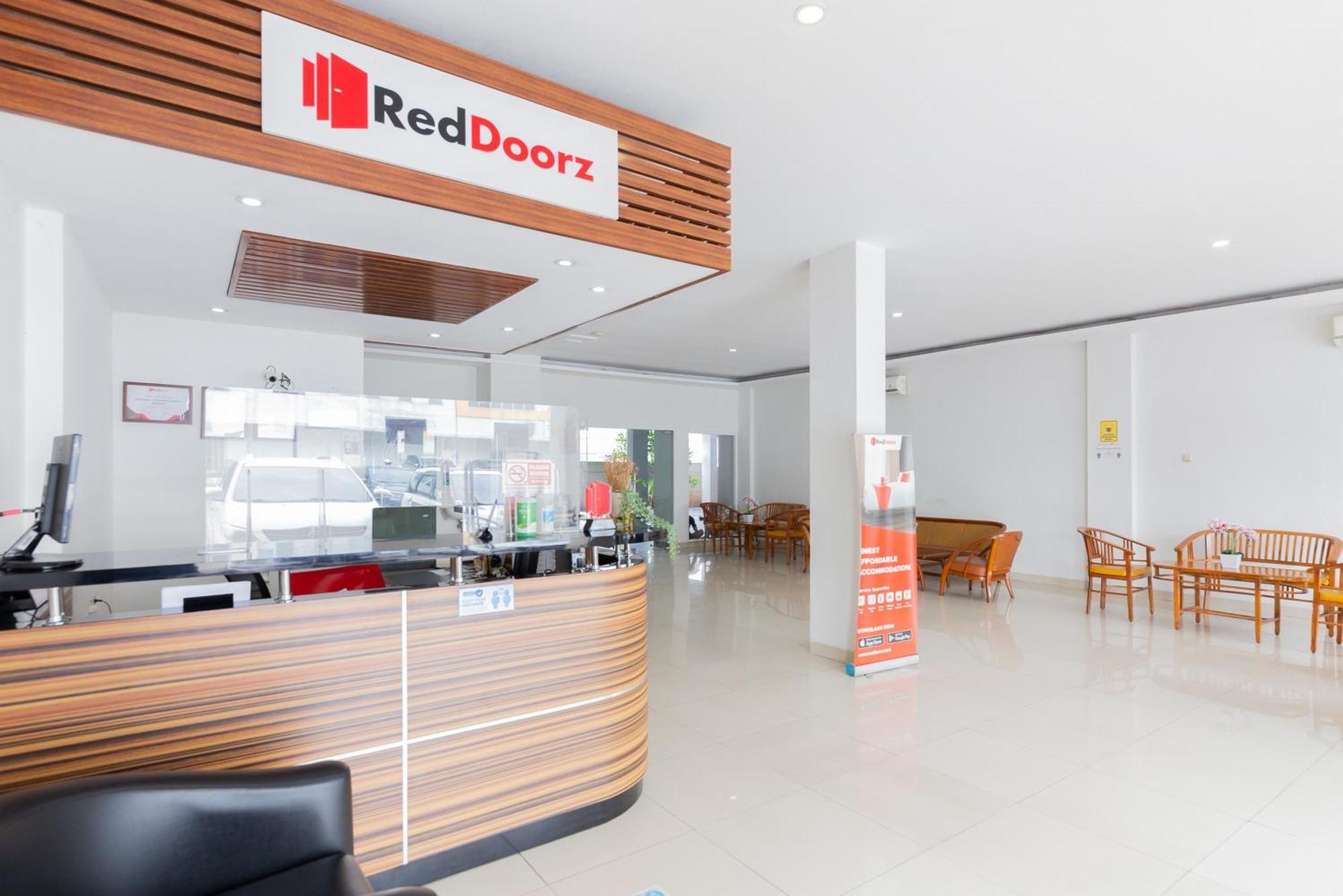 Reddoorz Plus Near Living Plaza Jababeka Hotel Cikarang Kültér fotó